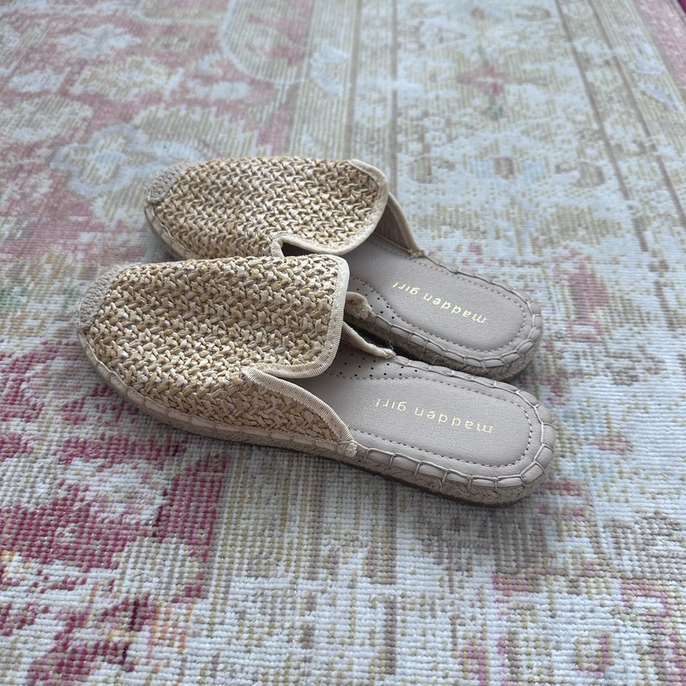 Madden Girl Textured Ballet Slip on Flats Sz 7